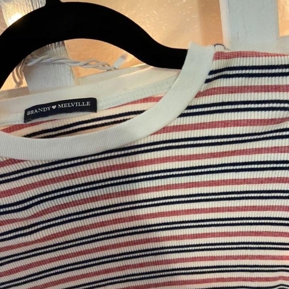 Brandy Melville long sleeve cropped shirt - Picture 4 of 5